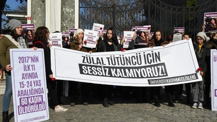 Üniversiteli kadınlar erkek şiddetini protesto etti