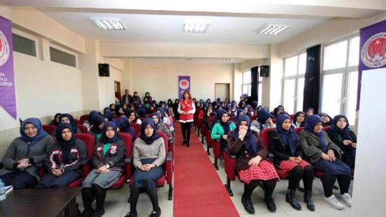 Öğrencilere Bilinçli medya kullanımı eğitimi verildi