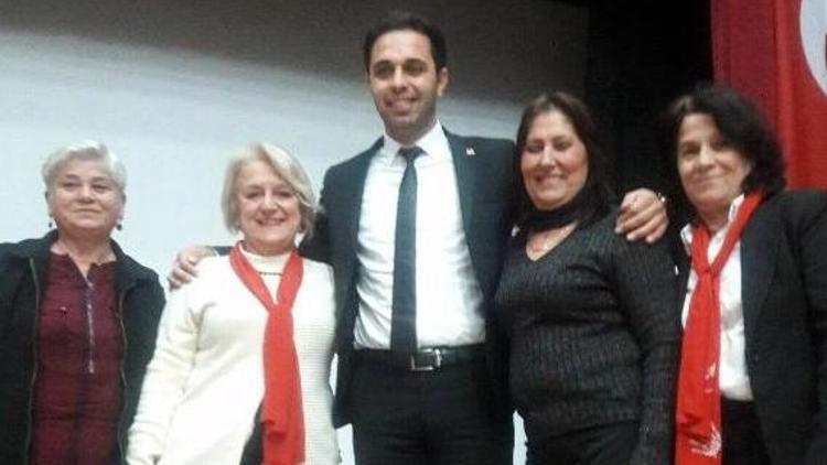 CHP Foça İlçe Kadın Kollarında yeni başkan Saraçoğlu