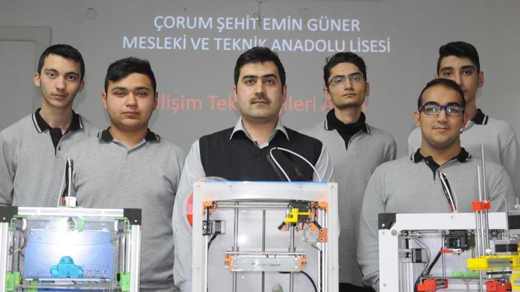 Liseliler 3D yazıcı üretti