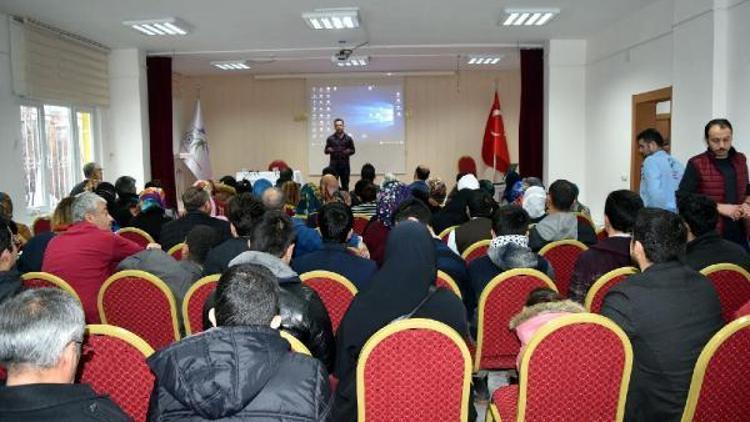 Vanın İpekyolu Belediyesi engelli ailelerine seminer verdi