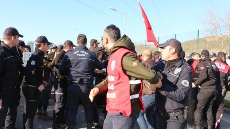 Polis, Ankaraya yürümek isteyen işçilere müdahale etti: 33 gözaltı