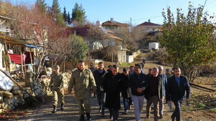 Kaymakam Aksoy, köy gezilerini sürdürüyor