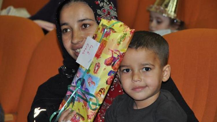 Balcalı’da hasta çocuklar için yılbaşı kutlaması