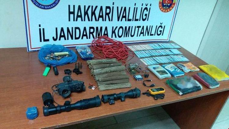 Yüksekovada PKK patlayıcısı ve 65 nüfus cüzdanı ele geçirildi