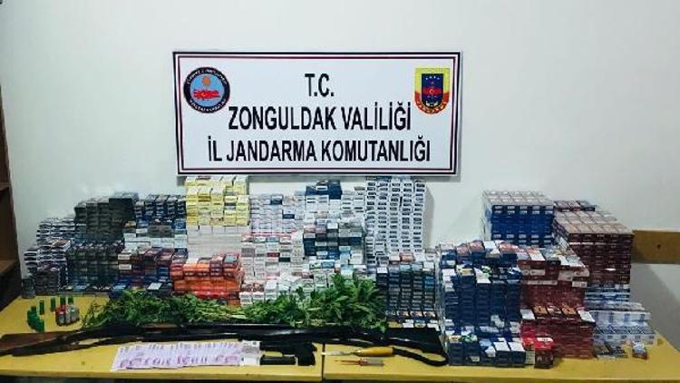 Jandarma market hırsızlarını yakaladı