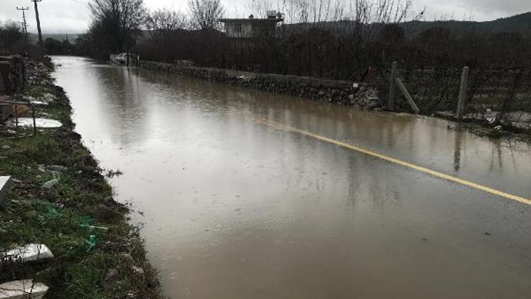 Ayvacıkta yağmur yaşamı olumsuz etkiledi