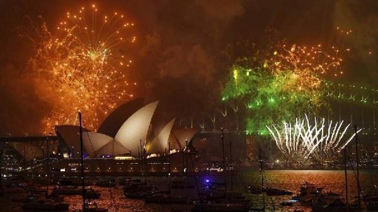 Avustralya yeni yıl gösterilerinde eşcinsel evlilik yasasının kabulünü kutladı