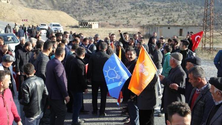 AK Partili Tekin, 200 araçlık konvoyla karşılandı