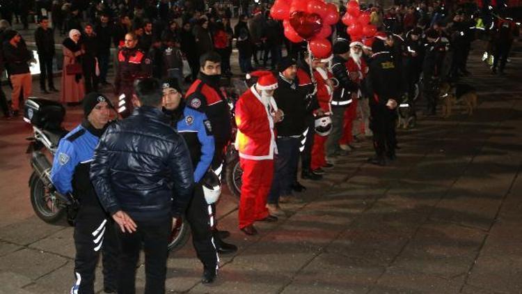 Ankarada Kızılay Meydanı trafiğe kapatıldı (2)
