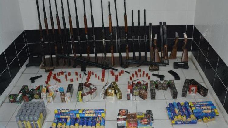 Minibüsle kaçak silah satan 1 kişi gözaltına alındı