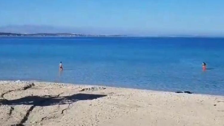 Çeşmede 2018in ilk gününde denize girdiler