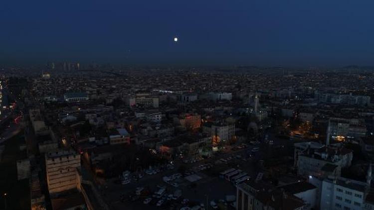 Süper Ay İstanbul semalarında
