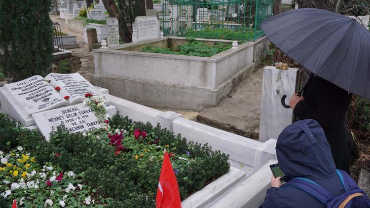 Fahreddin Paşa’nın mezarına ziyaretçi akını