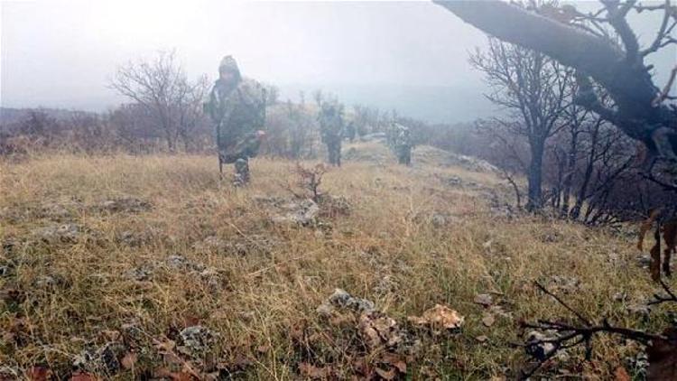 Diyarbakırda yol kenarı ve araziye tuzaklanmış, 5 el yapımı patlayıcı imha edildi