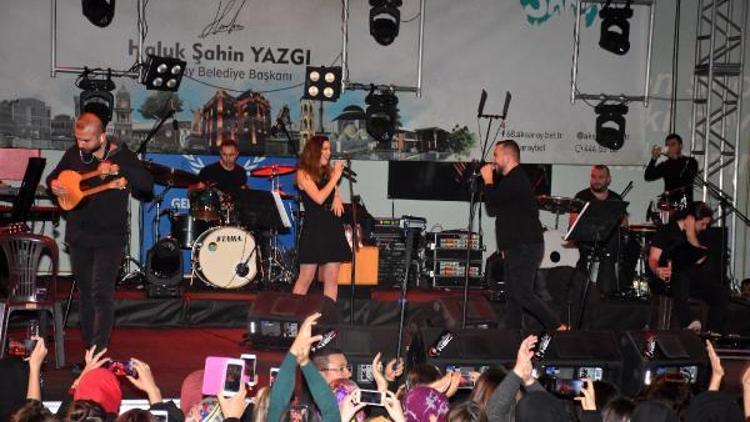 Aksarayda Grup İmera konserine büyük ilgi