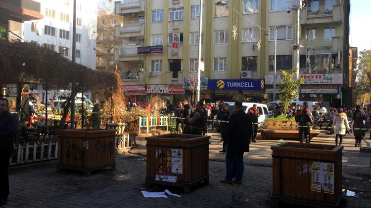 Son dakika.. Diyarbakırda Sanat Sokağında patlama