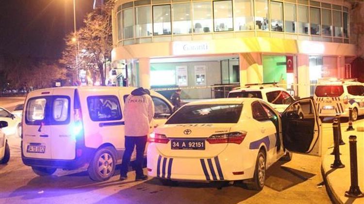Kadıköy’de banka şubesine giren hırsız kıskıvrak yakalandı