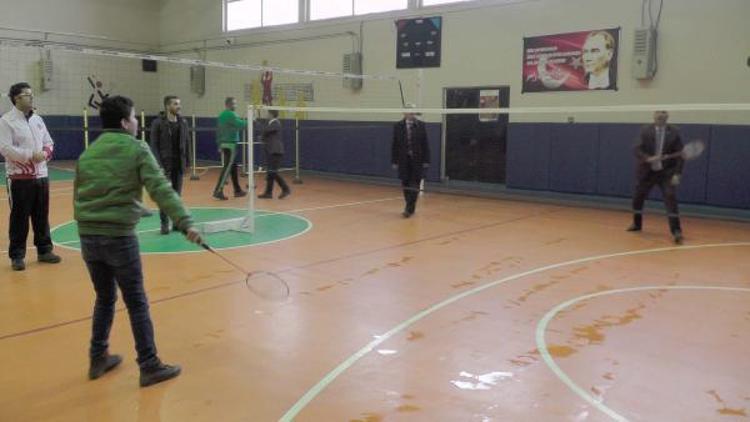 Engelli çocuklar badmintonla tanıştı