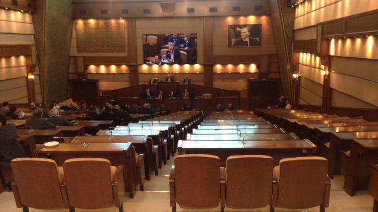 İBB Meclisi’nde protesto... CHPliler terk etti