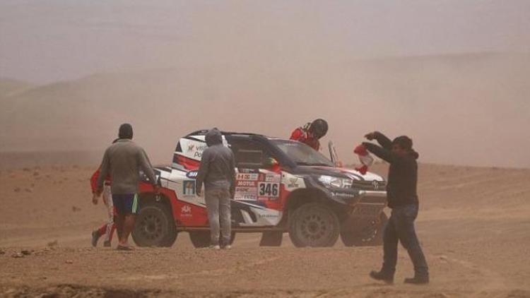 Ünlü hocaya Dakar Rallisinde büyük şok Kaza yaptı ve...