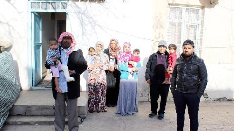 Karakoçanda 14 kişilik Suriyeli aile, eve yerleştirildi
