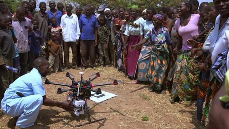 Uzaktaki köylere ilaç ulaştıran drone