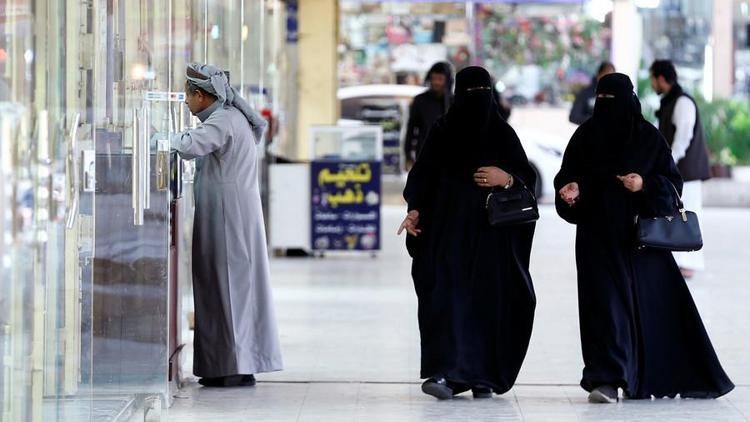 Suudi Arabistandan bir karar daha Artık kadınlar yalnız seyahat edebilecek