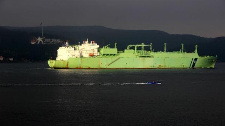 Çanakkale Boğazından doğal gaz tankeri geçti