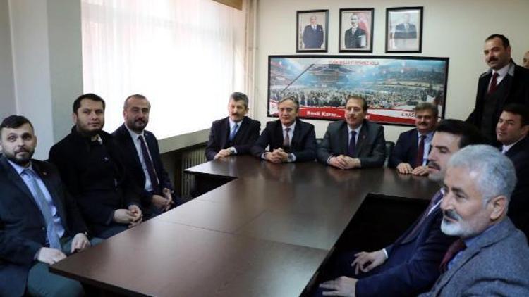 Ak Parti Genel Başkan Yardımcısı Karacan, MHPyi ziyaret etti