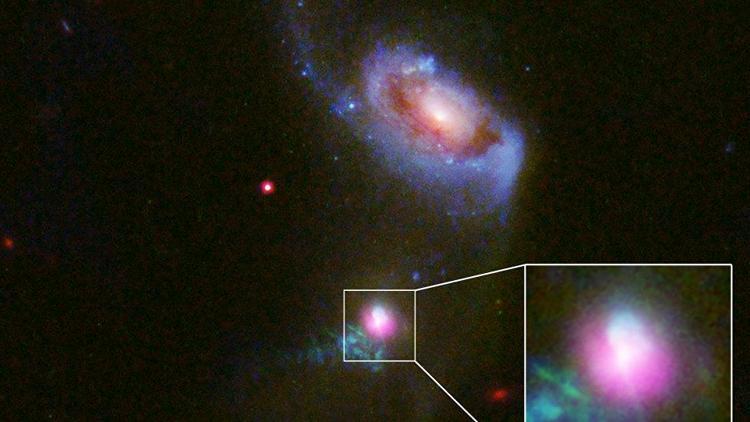 800 milyon ışık yılı uzaktaki kara delikte çifte kozmik geğirme