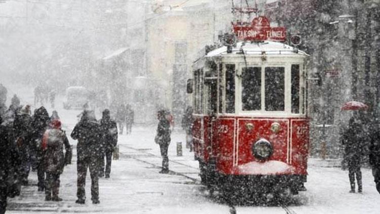 İstanbulda kar öğle saatlerinde başlıyor