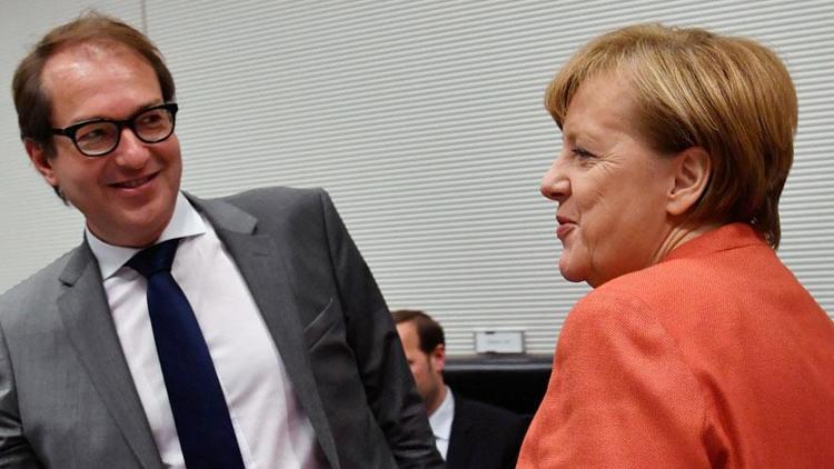 ‘Üç erkek’ de Merkel’i indirme hesabı yapıyor