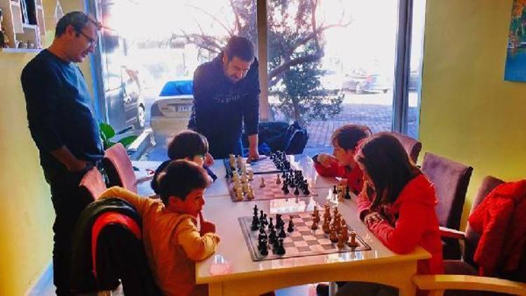 Burhaniye’de satranç kursları başladı