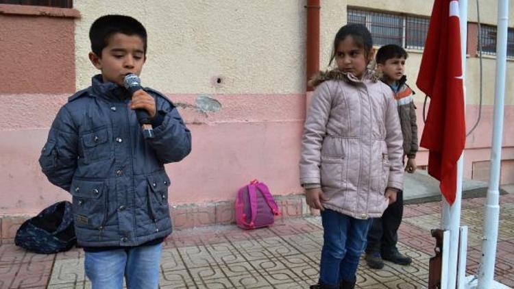 Çubuk’ta öğrenciler ‘Her Çocuk Bir Mehmet Akif Projesi’ ile İstiklal Marşı’nın 10 kıtasını ezbere okuyor