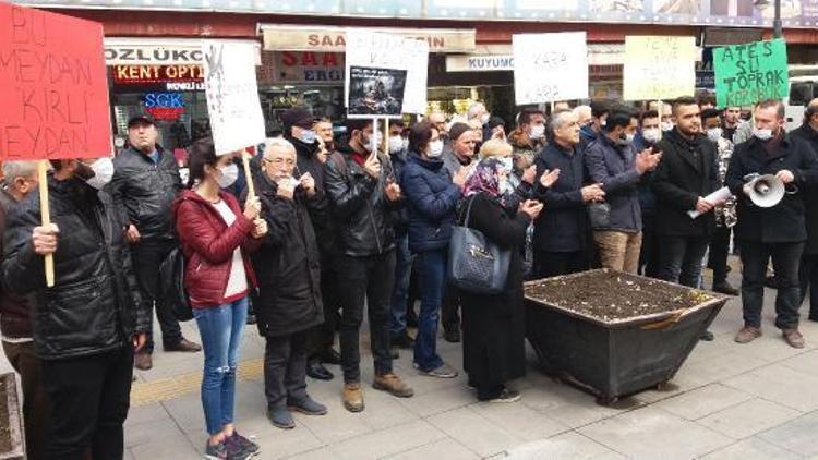 Hava kirliliğini maske takarak protesto ettiler