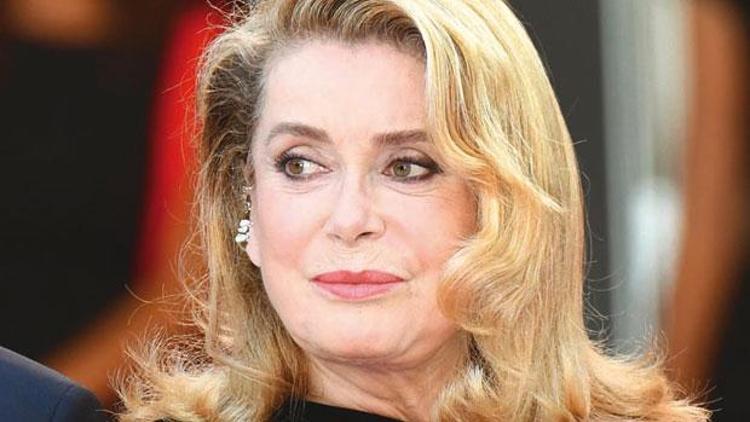 Deneuve bu kez özür diledi