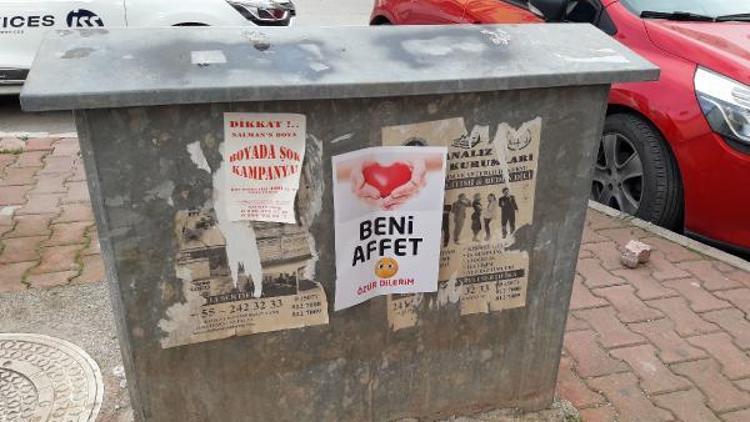 Antalya sokaklarında Beni Affet afiş ve yazısı