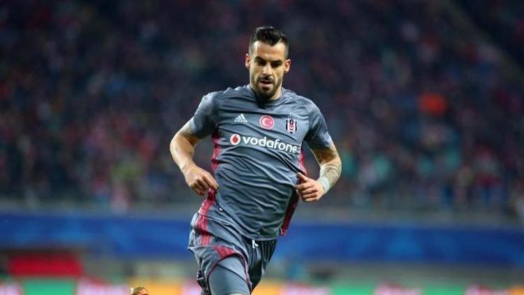 Alvaro Negredo serbest kaldı