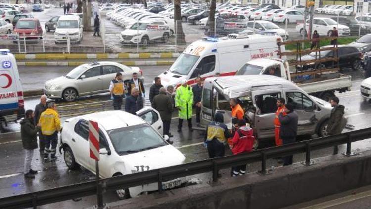 Üsküdarda zincirleme kaza; 2 yaralı