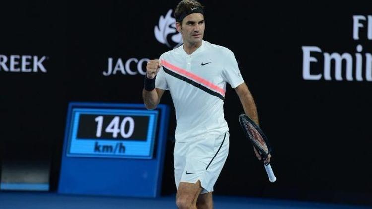Federer set vermedi Turu geçti