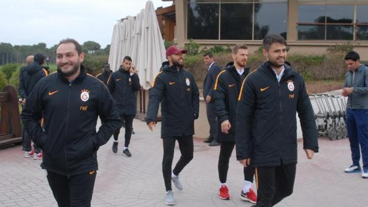 Galatasaraylı futbolcular golf sahasında yürüdü
