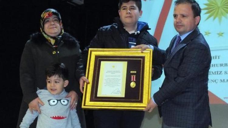 Yozgatta şehit ailelerine devlet övünç madalyaları törenle verildi