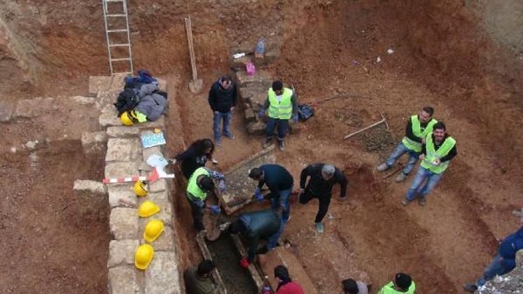 Tarsusta bulunan lahitler boş çıktı