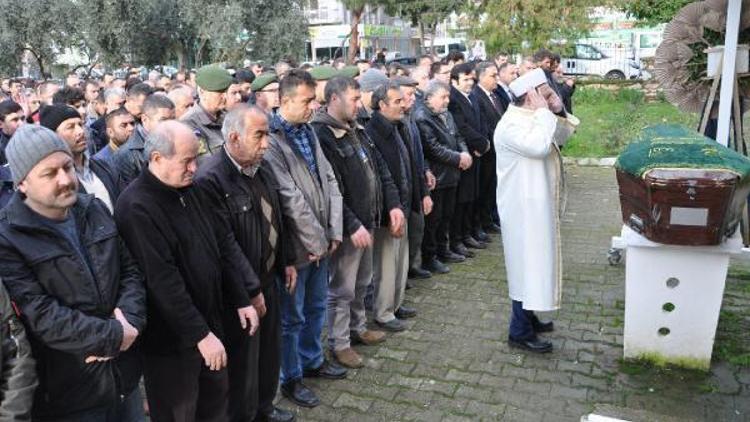 İntihar eden polis memuru toprağa verildi