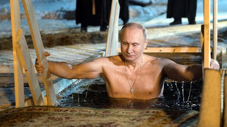 Putin’den “Turp gibiyim” gösterisi