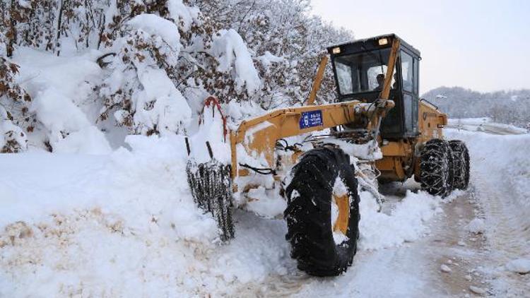 Bursa Büyükşehir Belediyesinde karla mücadele çalışmaları sürüyor