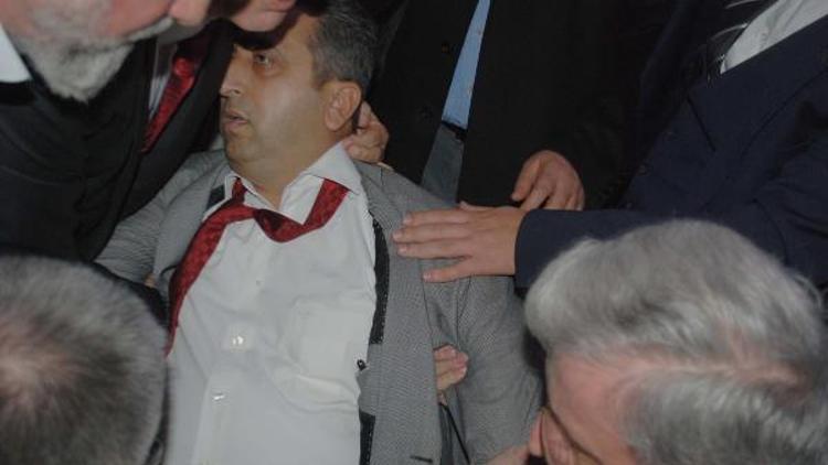 İYİ Parti Bursa Kurucu İl Başkanı Yılmaz toplantıda kalp krizi geçirdi