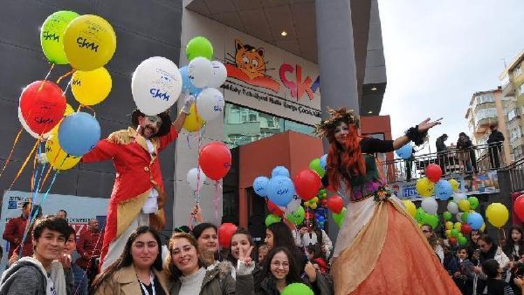 Kadıköy Belediyesi’nden çocuklara karne hediyesi