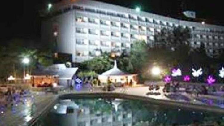 Kabil’de beş yıldızlı otele silahlı saldırı (2)